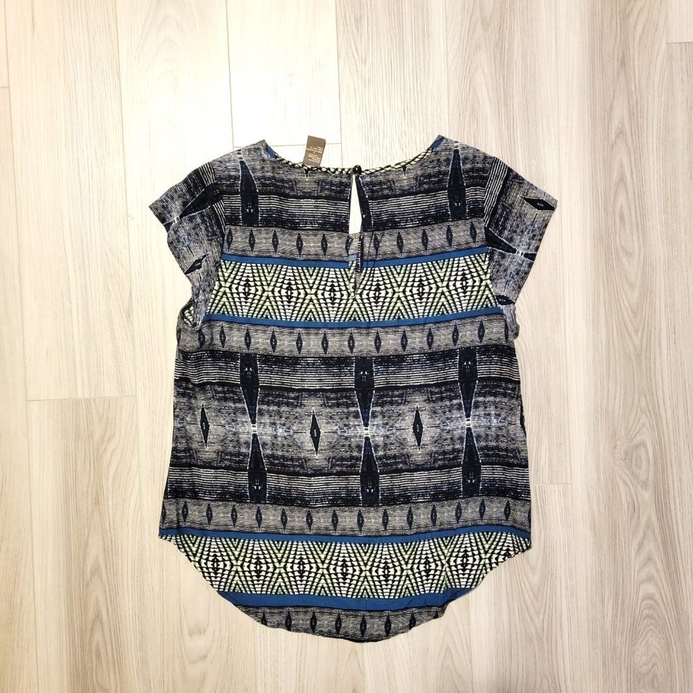 Patterned Loose Fit Top - Picture 2 of 4